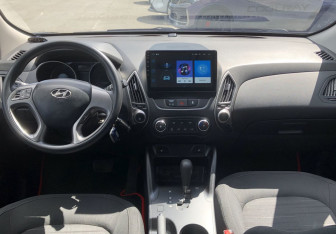 Подержанный автомобиль Hyundai ix35 2014 года (10 фото)