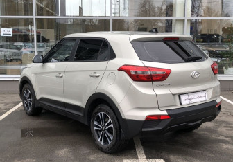Подержанный автомобиль Hyundai Creta 2018 года (7 фото)