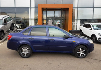 Подержанный автомобиль LADA (ВАЗ) Granta Sedan 2013 года (4 фото)