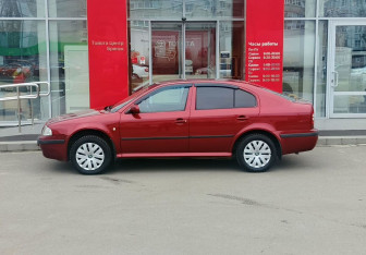 Подержанный автомобиль Skoda Octavia Liftback 2006 года (8 фото)