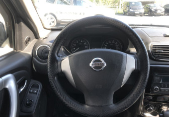 Подержанный автомобиль Nissan Terrano 2015 года (12 фото)