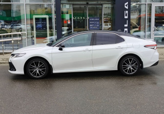 Подержанный автомобиль Toyota Camry Sedan 2021 года (8 фото)
