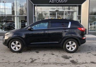 Подержанный автомобиль Kia Sportage 2011 года (8 фото)