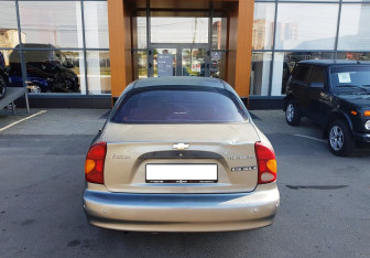 Подержанный автомобиль Chevrolet Lanos 2008 года (6 фото)