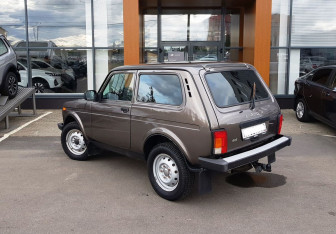 Подержанный автомобиль LADA (ВАЗ) 2121 (4x4) 2018 года (7 фото)