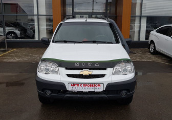 Подержанный автомобиль Chevrolet Niva 2017 года (2 фото)