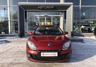 Подержанный автомобиль Renault Megane Hatchback 2012 года (2 фото)