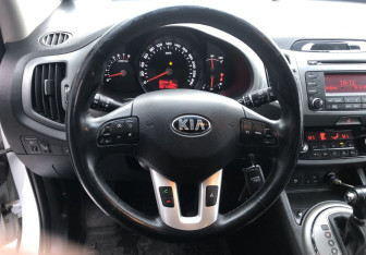 Подержанный автомобиль Kia Sportage 2015 года (12 фото)
