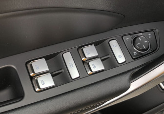 Подержанный автомобиль Geely Atlas Pro 2023 года (12 фото)