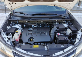 Подержанный автомобиль Toyota RAV4 2013 года (11 фото)