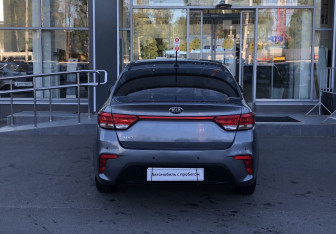 Подержанный автомобиль Kia Rio Sedan 2020 года (6 фото)