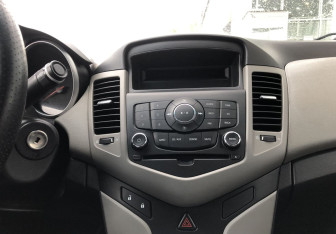 Подержанный автомобиль Chevrolet Cruze Sedan 2011 года (14 фото)