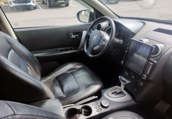 Подержанный автомобиль Nissan Qashqai 2007 года (14 фото)