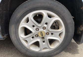 Подержанный автомобиль Ford Focus Sedan 2006 года (15 фото)