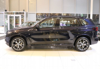 Новый BMW X5 2025 (9 фото)