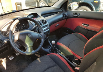 Подержанный автомобиль Peugeot 206 Hatchback 2007 года (10 фото)