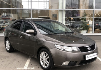 Подержанный автомобиль Kia Cerato Sedan 2009 года (3 фото)