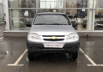 Подержанный автомобиль Chevrolet Niva 2016 года (2 фото)