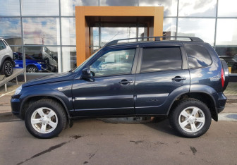 Подержанный автомобиль Chevrolet Niva 2014 года (8 фото)