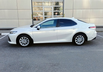 Новый Toyota Camry Sedan 2021 (8 фото)