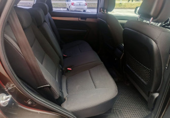 Подержанный автомобиль Kia Sorento 2011 года (15 фото)