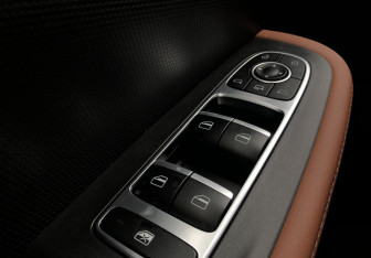 Подержанный автомобиль Omoda C5 2022 года (12 фото)