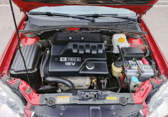 Подержанный автомобиль Chevrolet Lacetti Sedan 2008 года (11 фото)