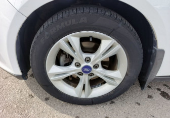 Подержанный автомобиль Ford Focus Hatchback 2012 года (10 фото)