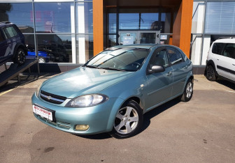 Подержанный автомобиль Chevrolet Lacetti Hatchback 2004 года (1 фото)
