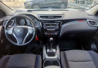 Подержанный автомобиль Nissan Qashqai 2016 года (15 фото)