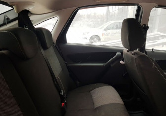 Подержанный автомобиль LADA (ВАЗ) Granta Liftback 2015 года (10 фото)