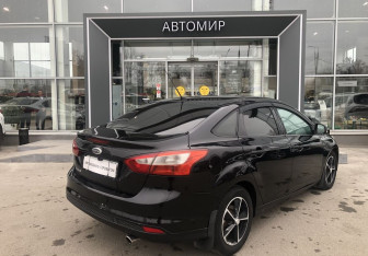 Подержанный автомобиль Ford Focus Sedan 2012 года (5 фото)