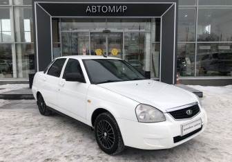 Подержанный автомобиль LADA (ВАЗ) Priora Sedan 2013 года (3 фото)