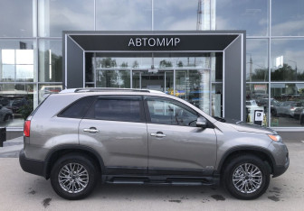 Подержанный автомобиль Kia Sorento 2012 года (4 фото)