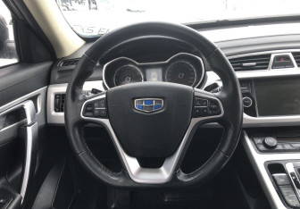 Подержанный автомобиль Geely Atlas 2018 года (12 фото)