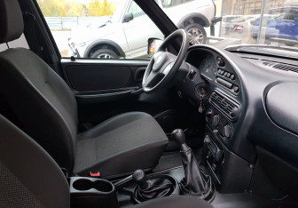 Подержанный автомобиль Chevrolet Niva 2016 года (9 фото)