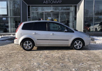 Подержанный автомобиль Ford C-MAX 2007 года (4 фото)