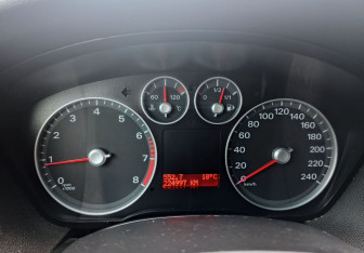 Подержанный автомобиль Ford Focus Hatchback 2007 года (13 фото)