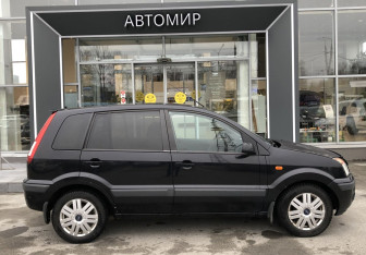 Подержанный автомобиль Ford Fusion 2008 года (4 фото)