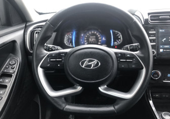 Подержанный автомобиль Hyundai Creta 2021 года (12 фото)