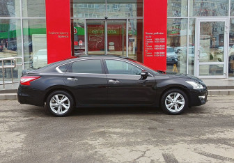 Подержанный автомобиль Nissan Teana 2014 года (4 фото)