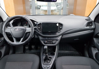 Подержанный автомобиль LADA (ВАЗ) Vesta Sedan 2016 года (11 фото)