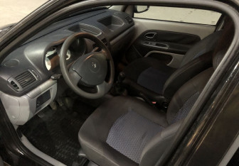 Подержанный автомобиль Renault Symbol 2008 года (9 фото)