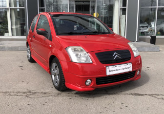 Подержанный автомобиль Citroen C2 2008 года (3 фото)