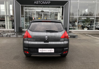 Подержанный автомобиль Peugeot 3008 2010 года (6 фото)