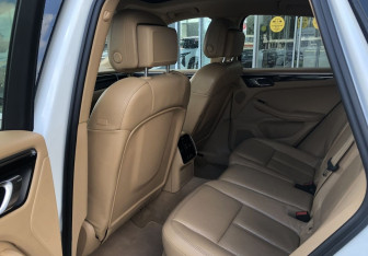 Подержанный автомобиль Porsche Macan 2015 года (11 фото)
