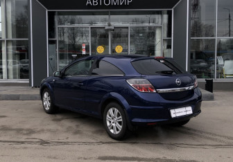 Подержанный автомобиль Opel Astra Hatchback 2008 года (7 фото)