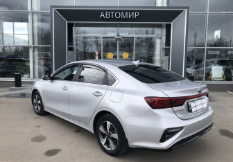 Подержанный автомобиль Kia Cerato Sedan 2021 года (7 фото)
