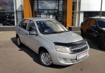Подержанный автомобиль LADA (ВАЗ) Granta Sedan 2012 года (3 фото)