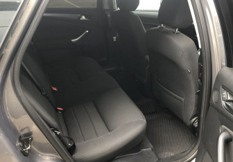 Подержанный автомобиль Ford Mondeo Sedan 2011 года (9 фото)